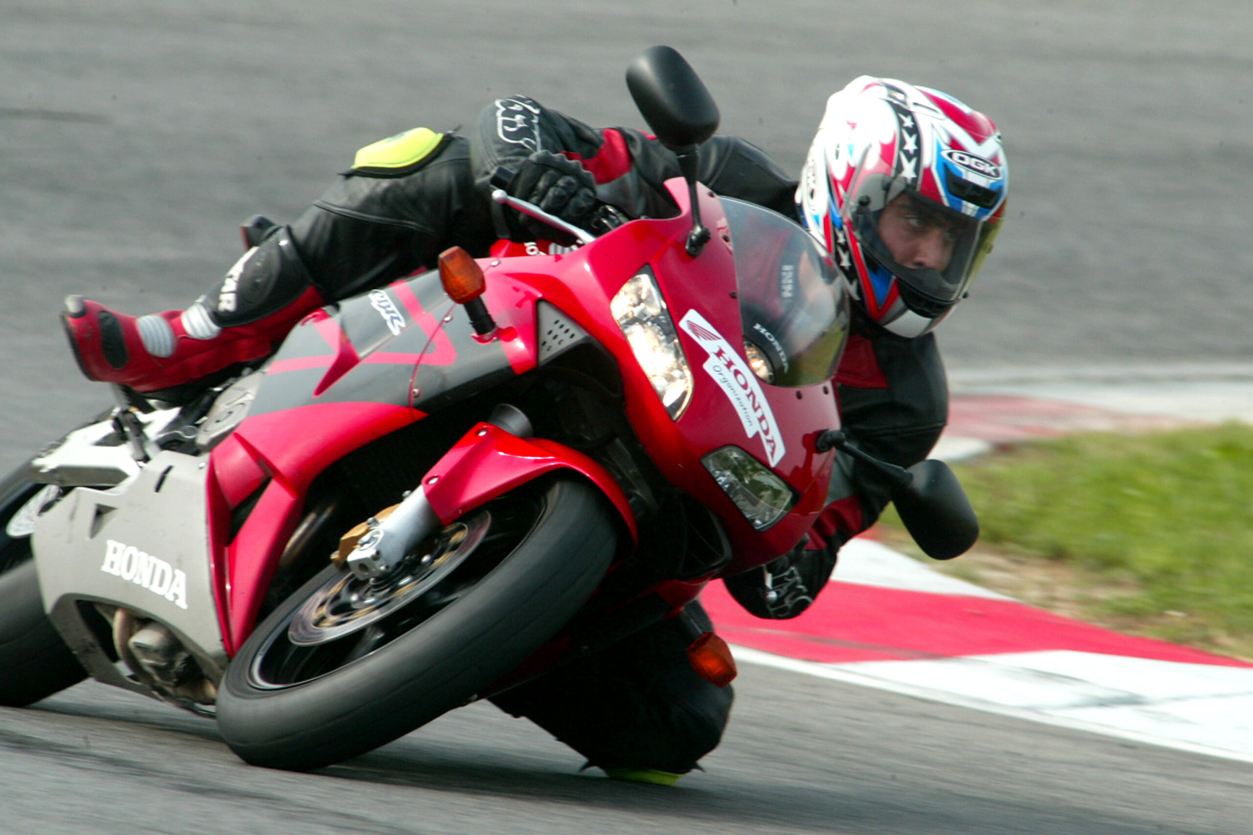 Francesco in moto in pista